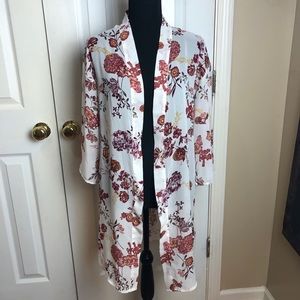 Wall Flower Floral Kimono SZ medium